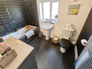 Family bathroom- click for photo gallery